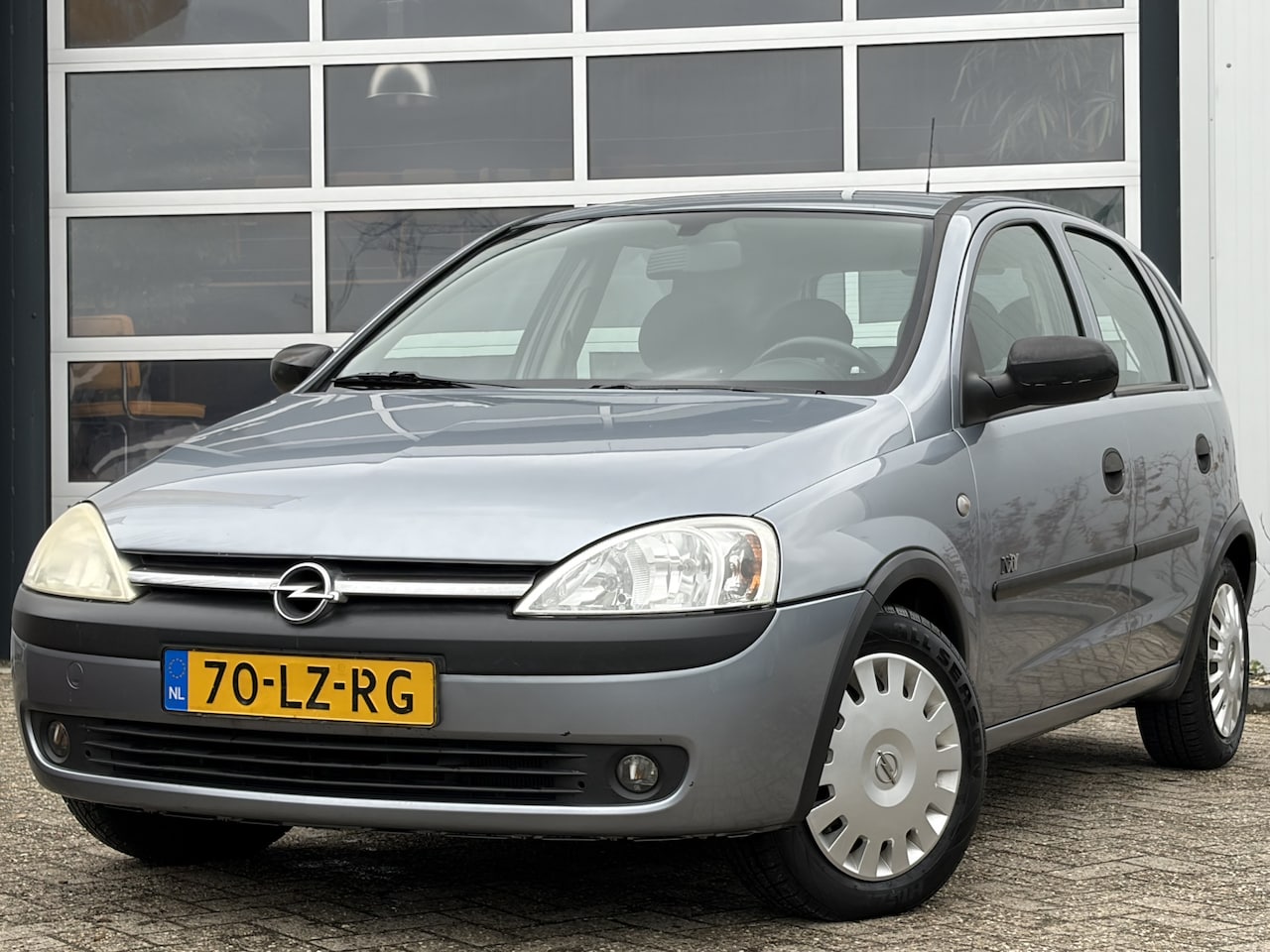 Opel Corsa - 1.4-16V Njoy 90pk | APK tot 08-11-2026! | Audioinstallatie met cd-speler | centrale vergre - AutoWereld.nl