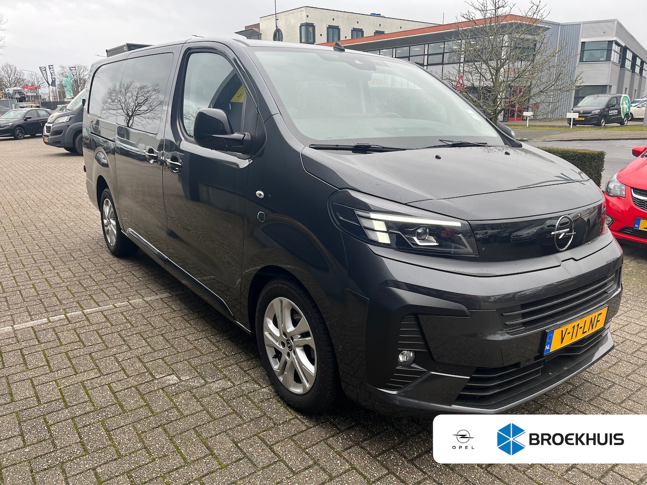Opel Vivaro - 2.0 Diesel 180 S&S L3 DC | 2 zitplaatsen rechtsvoor | Airco | Bandenspanningscontrolesyste - AutoWereld.nl