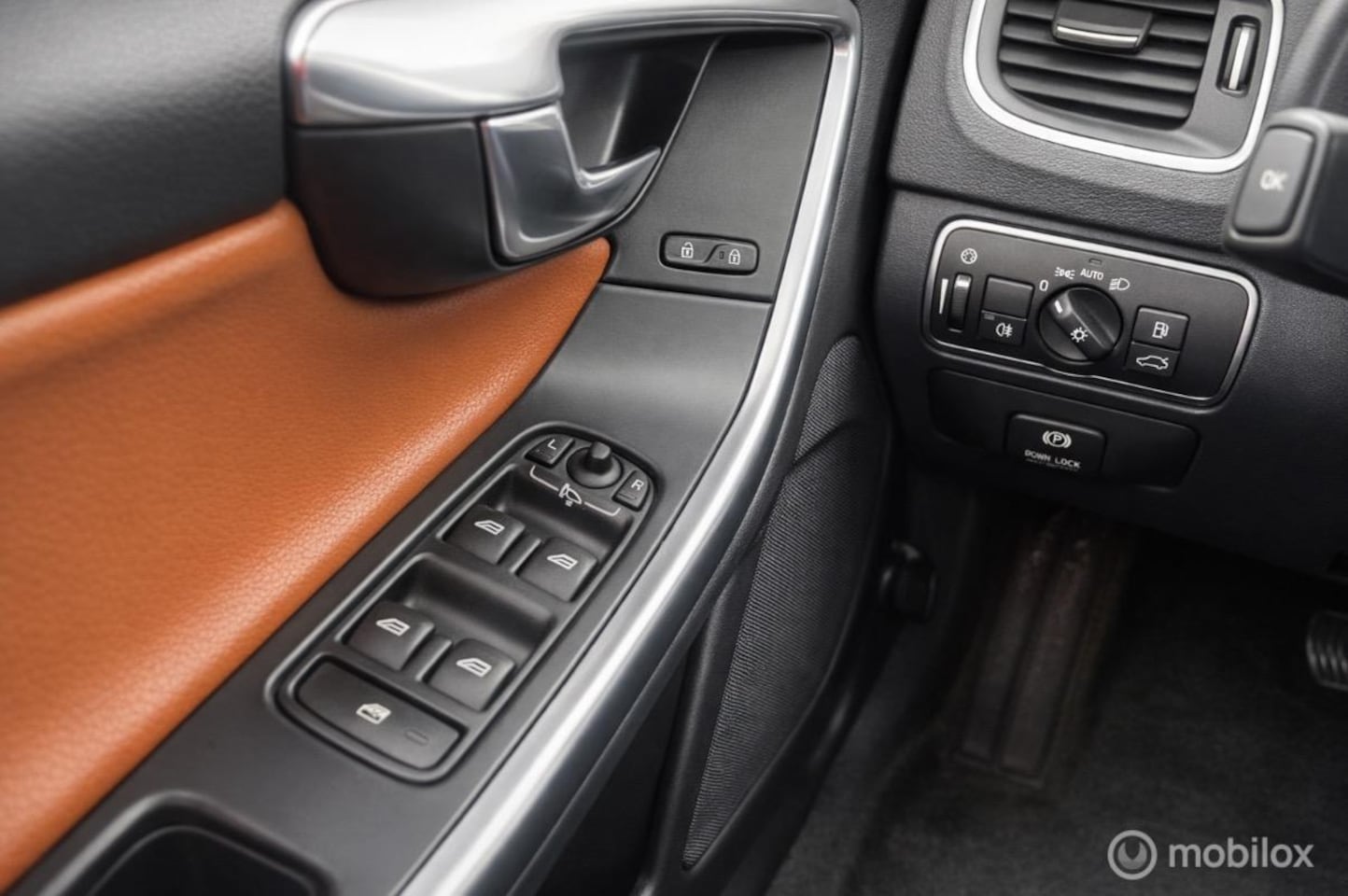 Volvo V60 - 2.4 D6 AWD Plug-In Hybrid Summum 2.4 D6 AWD Plug-In Hybrid Summum - AutoWereld.nl