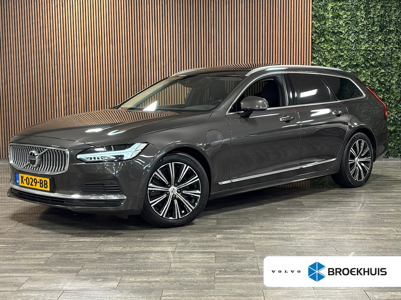 Volvo V90 - T8 AWD Recharge Inscription | Trekhaak | Schuifdak | Harman Kardon | Adaptieve Cruise Cont - AutoWereld.nl