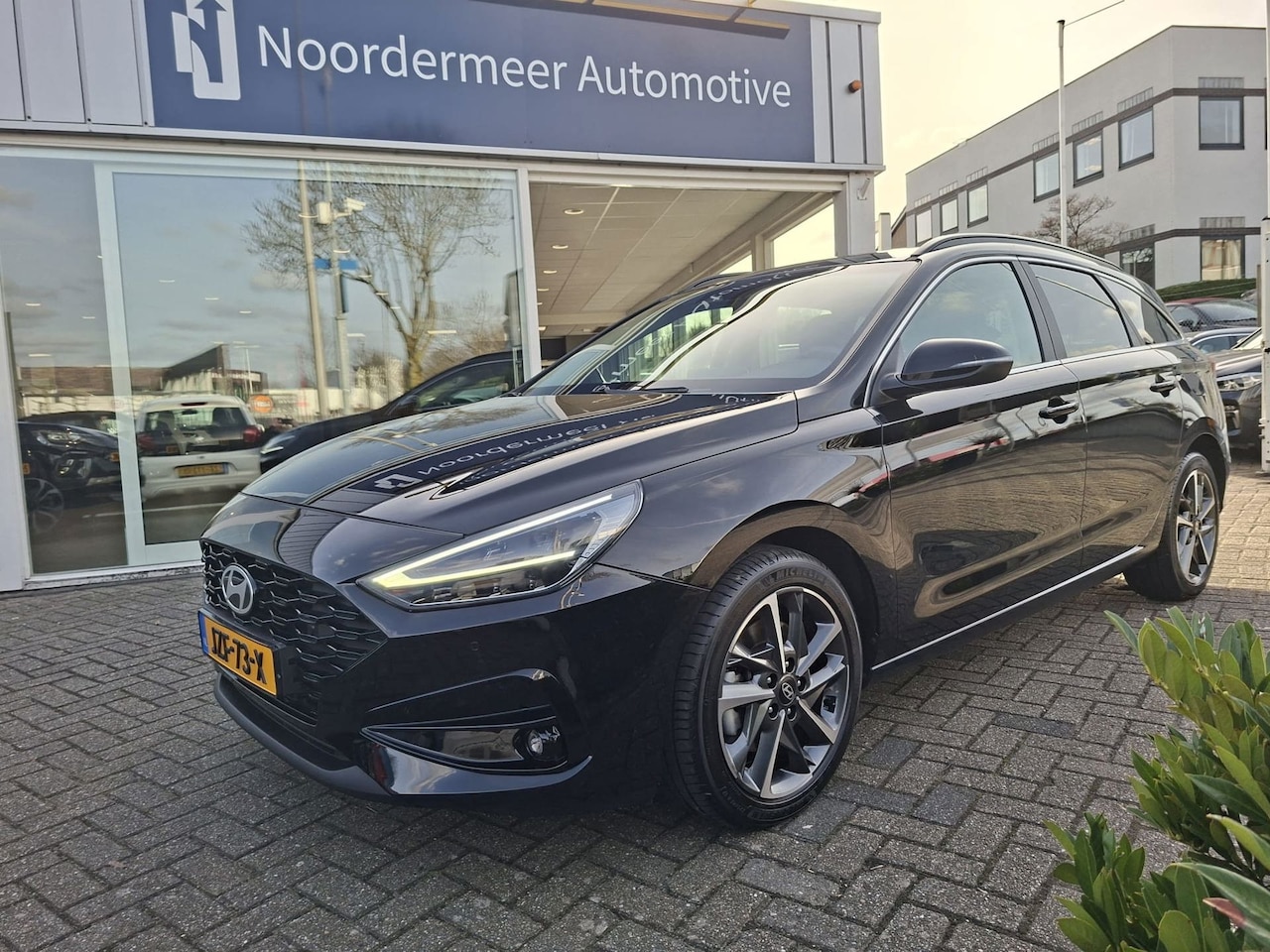 Hyundai i30 Wagon - 1.0 T-GDi MHEV Comfort automaat / navigatie / camera / app / keyless - AutoWereld.nl
