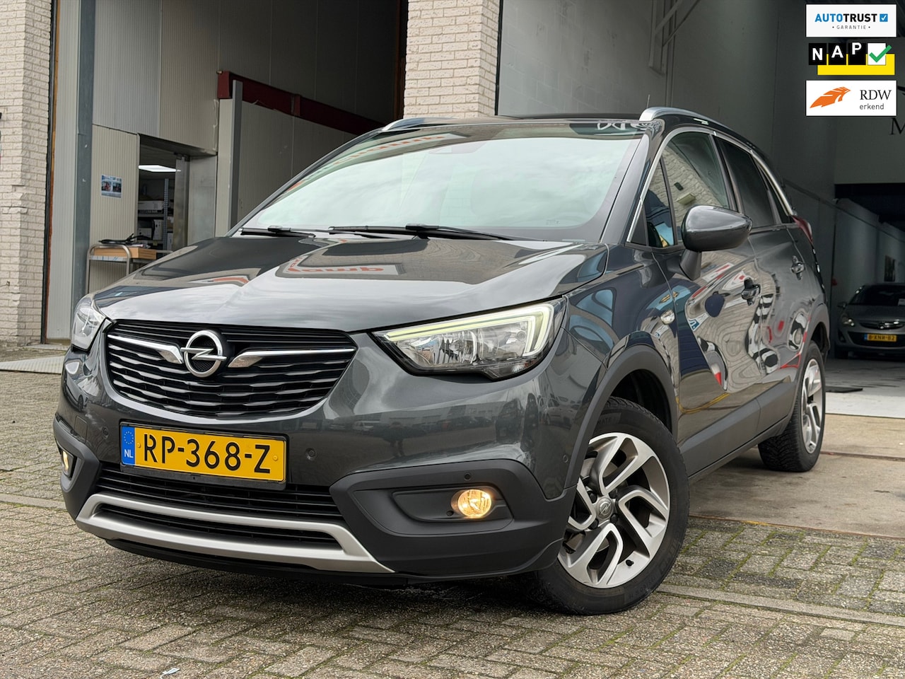 Opel Crossland X - 1.2 Turbo Innovation/ AUTOMAAT/ nap/ 1e EIG/ dealeronderhouden/ 1jaar apk/ volle opties/ z - AutoWereld.nl