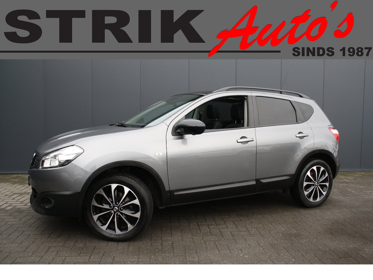 Nissan Qashqai - 1.6 360 - NAVIGATIE - CAMERA - PANORAMADAK - TREKHAAK - AutoWereld.nl