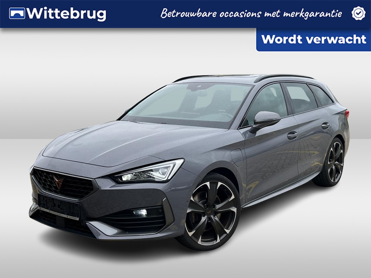 CUPRA Leon Sportstourer - 1.4 e-Hybrid 245pk Performance DSG Automaat Panoramadak / 19"LM velgen / Apple CarPlay / A - AutoWereld.nl