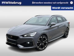 CUPRA Leon Sportstourer - 1.4 e-Hybrid 245pk Performance DSG Automaat Panoramadak / 19"LM velgen / Apple CarPlay / A