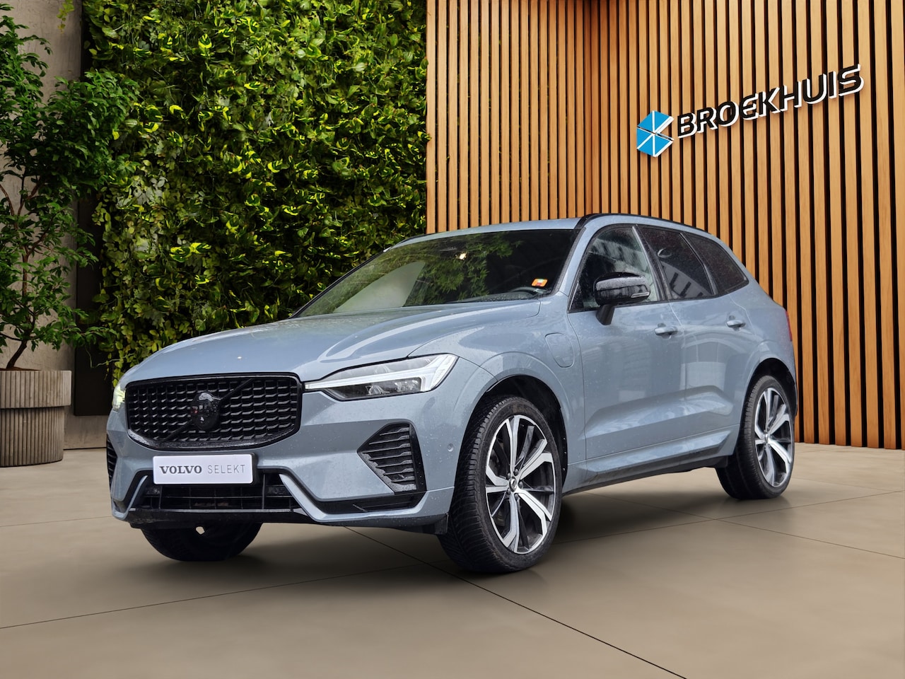 Volvo XC60 - 2.0 T6 Plug-in hybrid AWD R-Design | Trekhaak | 360 Cam | Pano | Head-up | Harman/Kardon | - AutoWereld.nl