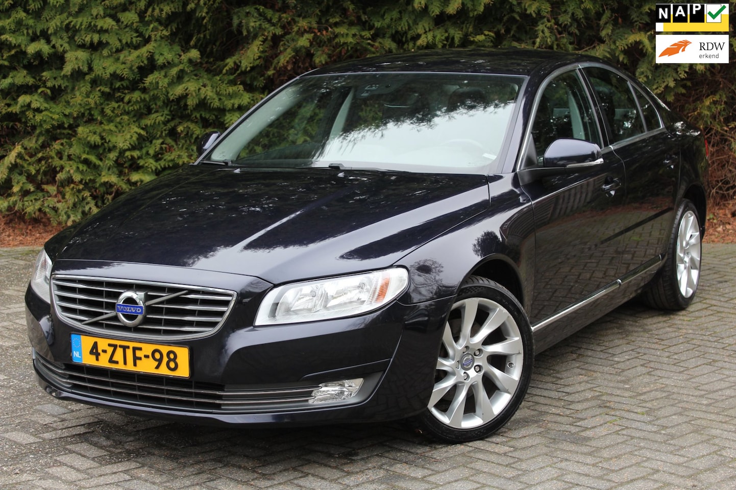 Volvo S80 - 2.0 T5 Momentum 245PK Automaat | Navigatie | Lederen bekleding | Parkeersensoren | Trekhaa - AutoWereld.nl