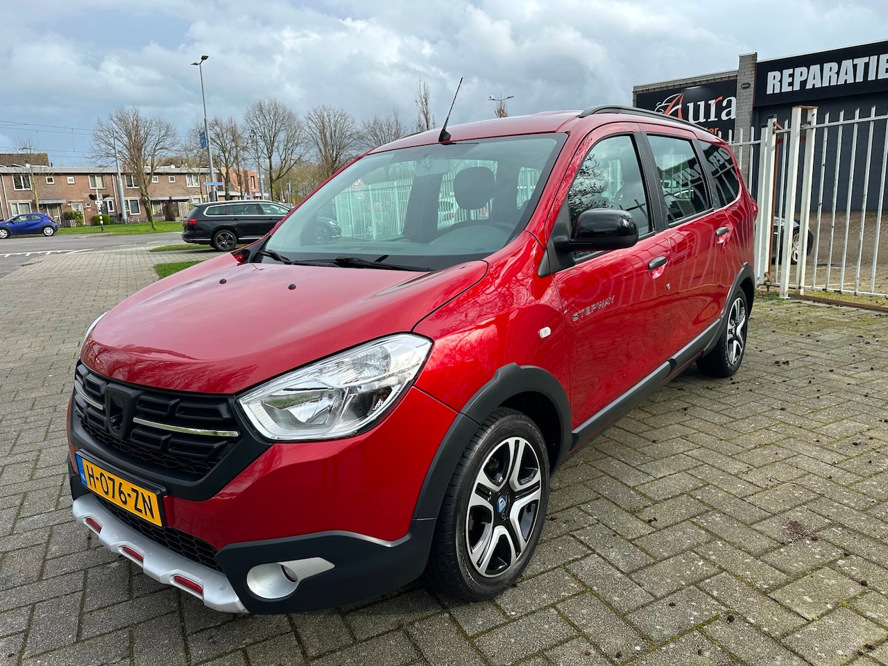 Dacia Lodgy - 1.3 TCe Stepway Serie Limitee 15th Anniversary 5p. 1.3 TCe Stepway Serie Limitee 15th Anniversary 5p. - AutoWereld.nl