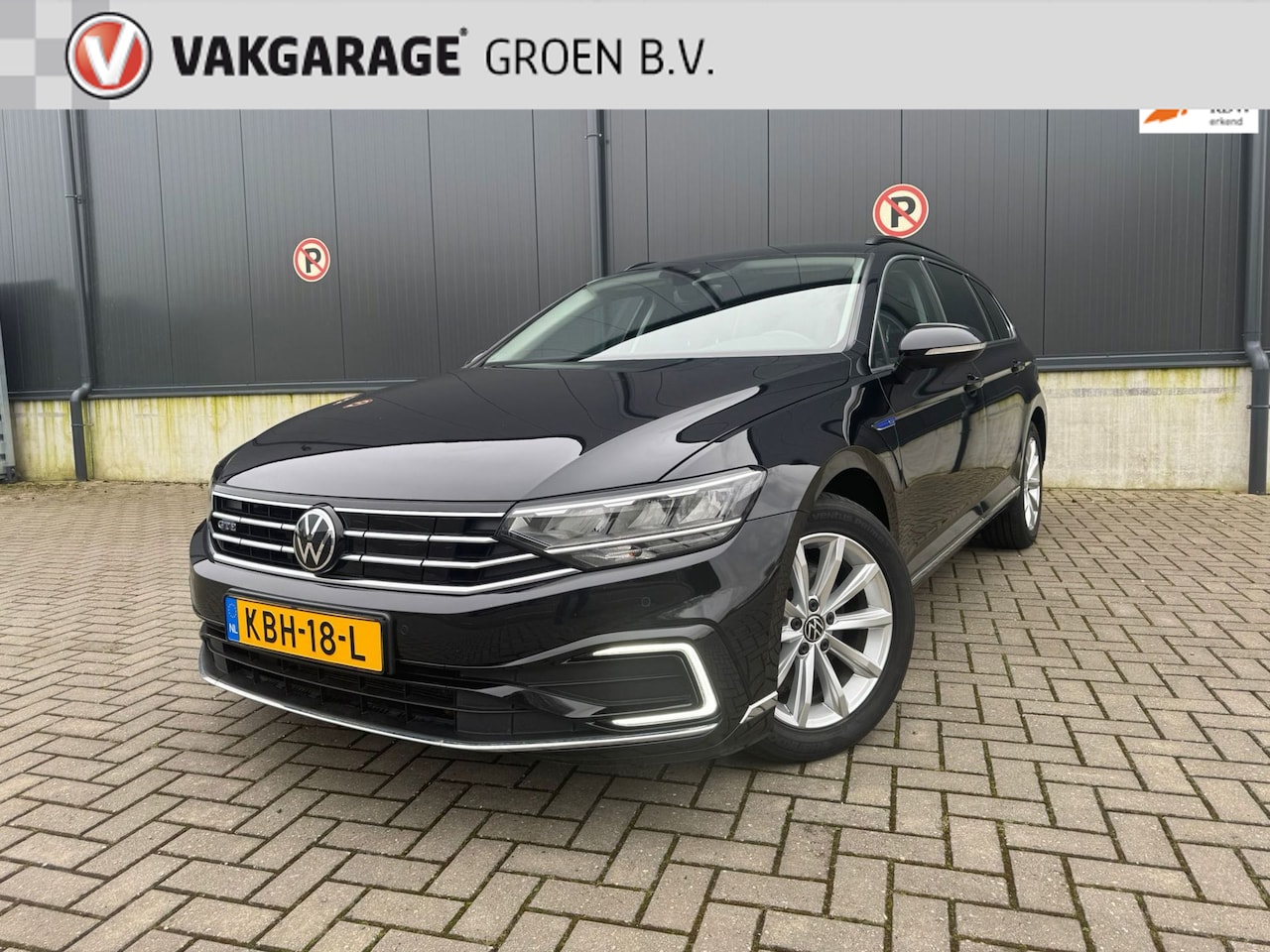 Volkswagen Passat Variant - 1.4 TSI PHEV GTE Business / ad. cruise / camera / navi / el.trekhaak + a.klep ! - AutoWereld.nl