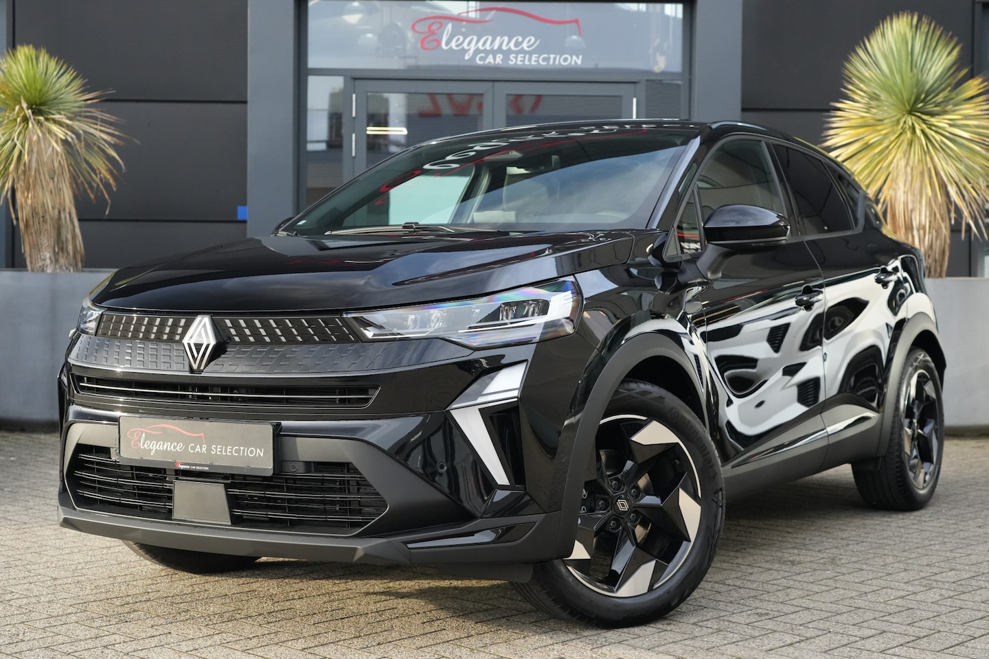 Renault Captur - 1.8 E-Tech full hybrid 160 techno 160pk Navigatie/Camera/AdaptieveCruiceControl - AutoWereld.nl