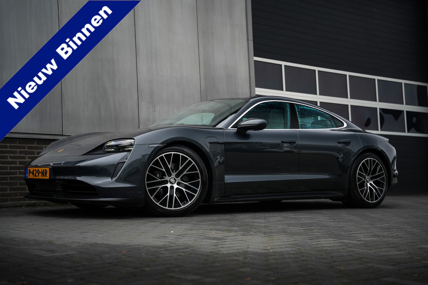 Porsche Taycan - 79 kWh Sport-Chrono 327 pk / Marge-Auto/ NL-Auto/ Dealer.Ond/ Passenger-Display/ Lucht-Ver - AutoWereld.nl