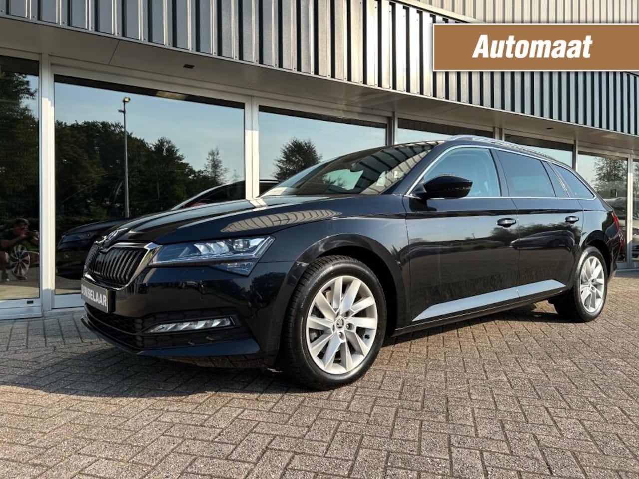 Skoda Superb Combi - 1.5 TSI ACT Business Edition COMBI 1.5 TSI ACT Business Edition - AutoWereld.nl