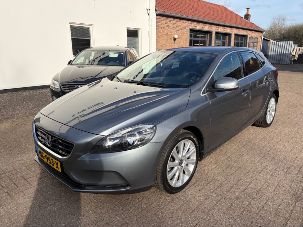 Volvo V40 - 2.0 T3 Momentum 2.0 T3 Momentum - AutoWereld.nl