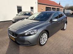 Volvo V40 - 2.0 T3 Momentum