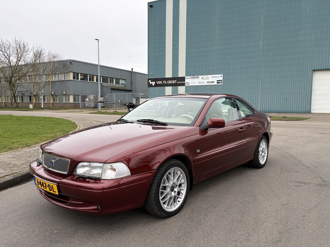 Volvo C70 Coupé - 2.4i T Prestige Automaat 200 PK. Prachtige auto voor de echte liefhebber !!! Slecht 132.00 - AutoWereld.nl