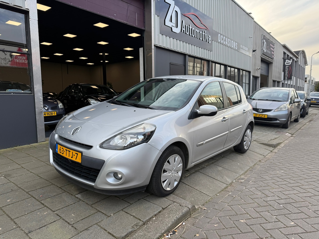 Renault Clio - 1.5 dCi Authentique 1.5 dCi Authentique - AutoWereld.nl