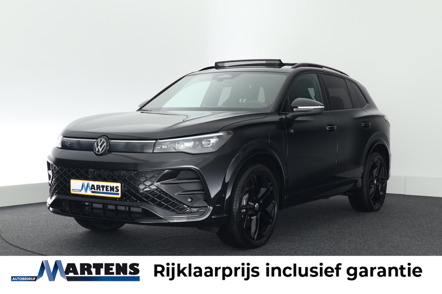 Volkswagen Tiguan - 1.5 272pk eHybrid R-Line Edition Black Style Trekhaak 360Camera Keyless Massage Virtual Co - AutoWereld.nl