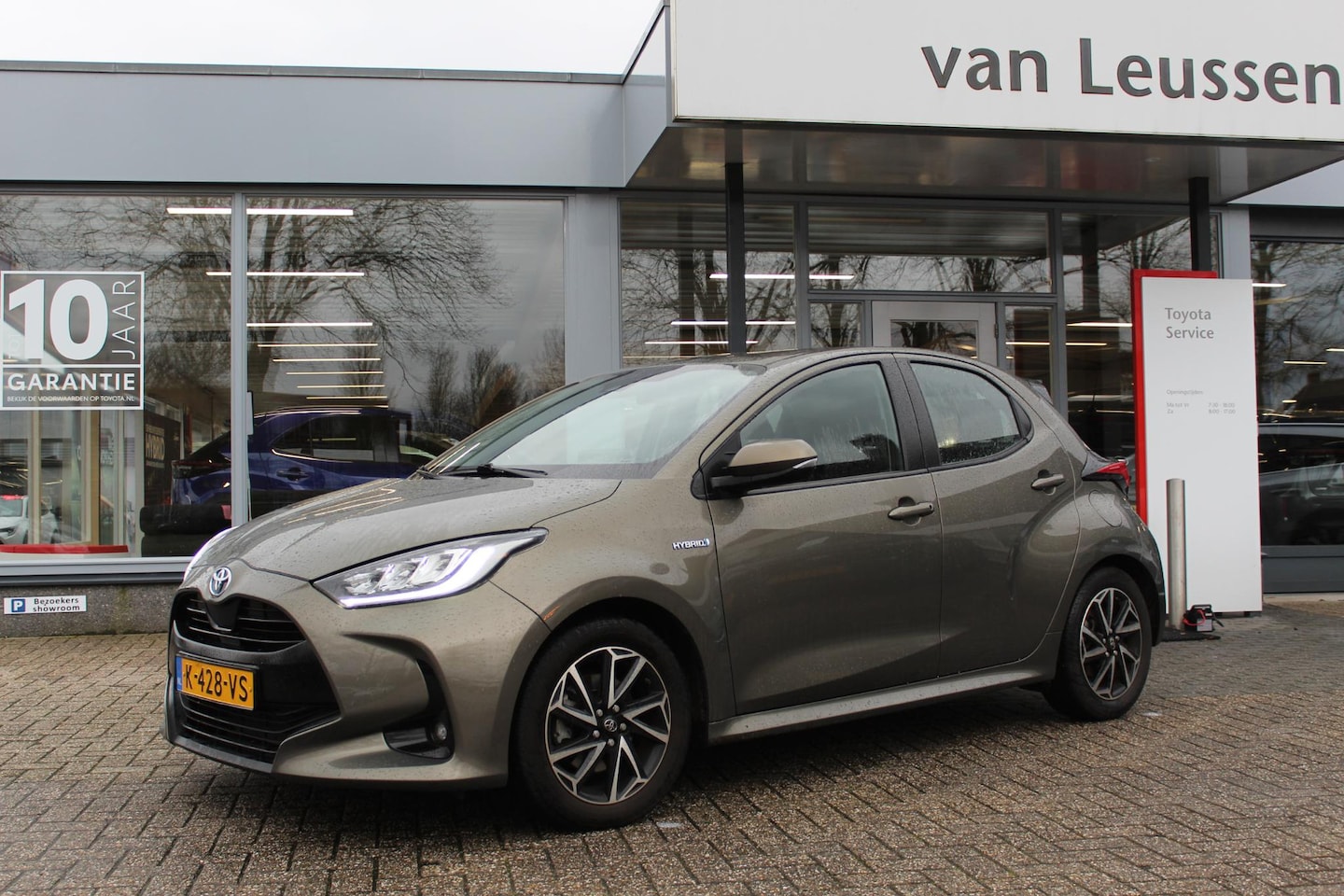 Toyota Yaris - 1.5 Hybrid DYNAMIC AFN.TREKH. AD-CRUISE LM-VELGEN LED DAB - AutoWereld.nl