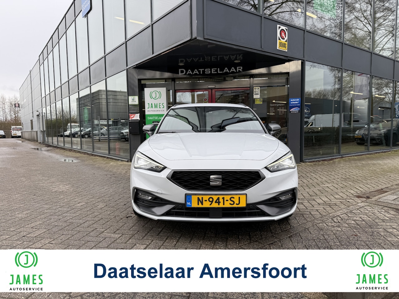 SEAT Leon Sportstourer - 1.5 TSI FR Business Intense Navi Camera Trekhaak - AutoWereld.nl