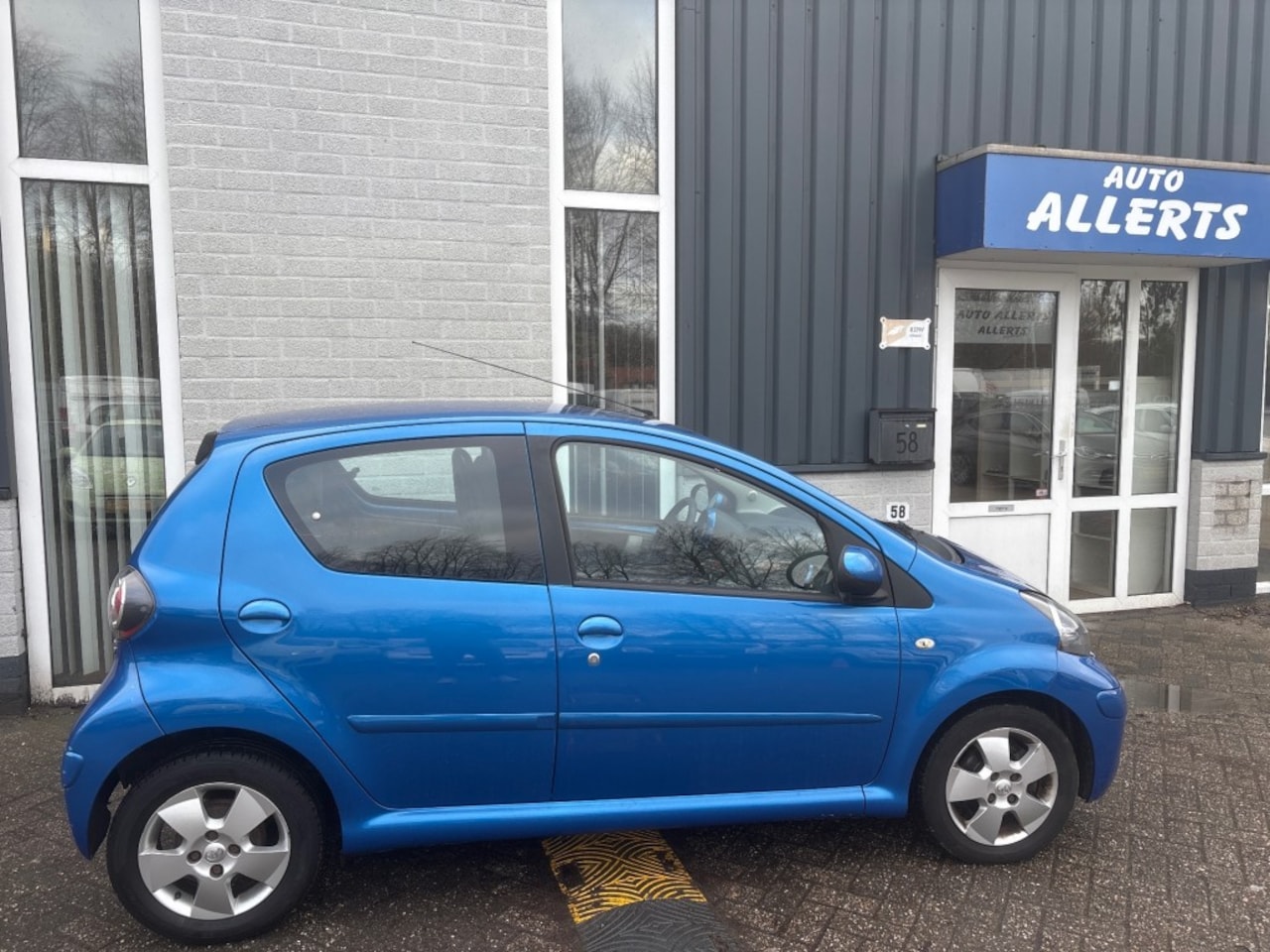 Toyota Aygo - 1.0-12V Dynamic Blue 1.0-12V DYNAMIC BLUE - AutoWereld.nl