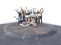 Peugeot 208 - Hybrid 110 e-DCS6 Allure | Stoelverwarming | Apple Carplay | Parkeersensoren