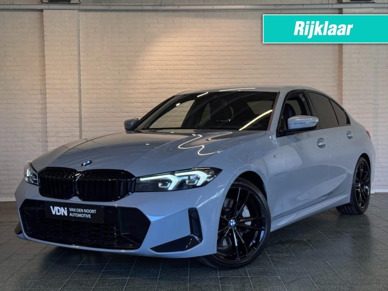 BMW 3-serie - 330i M-Sport Trekhaak Camera LED Harman Kardon 19'' - AutoWereld.nl