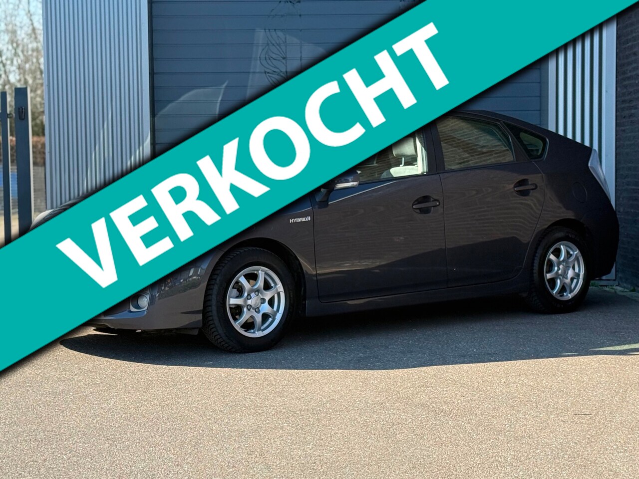 Toyota Prius - 1.8 Dynamic 2e EIG/NAVI/PANO/CLIMA/CRUISE - AutoWereld.nl
