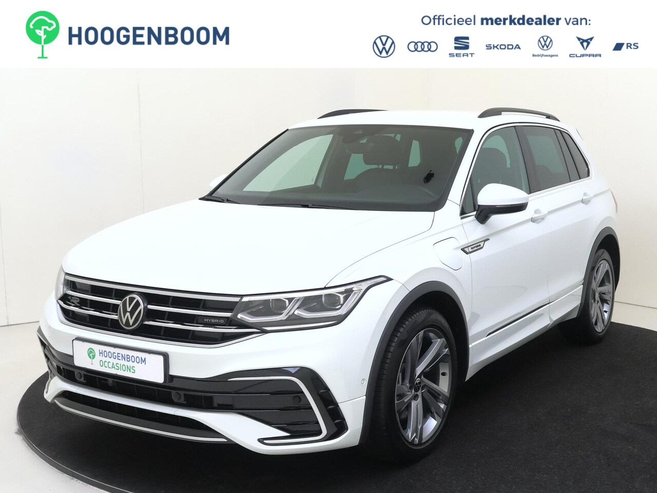 Volkswagen Tiguan - 1.4 TSI eHybrid R-Line Business | SoH 99% | Trekhaak | Parkeerassistent | Dodehoek detecti - AutoWereld.nl
