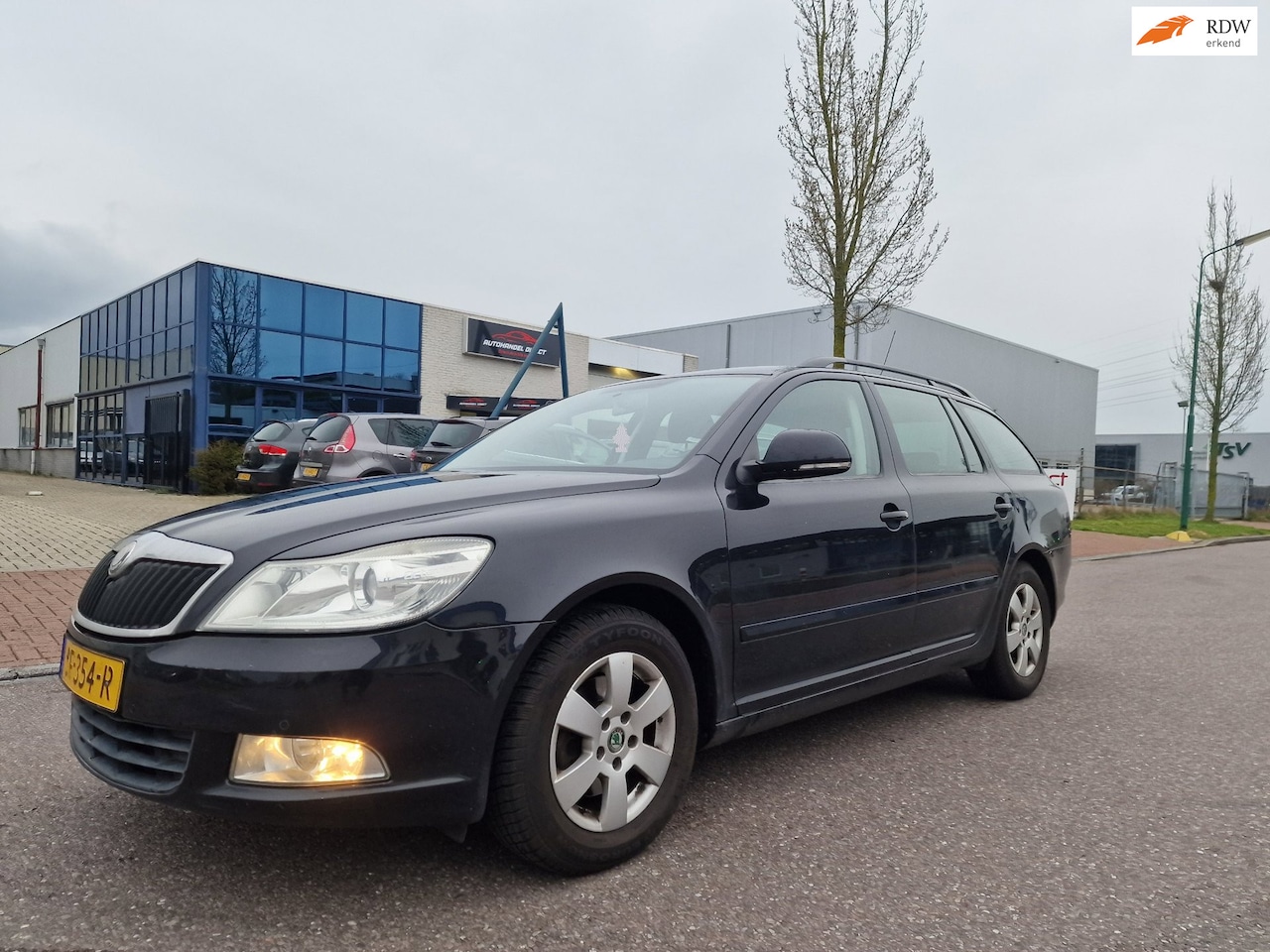 Skoda Octavia Combi - 1.8 TSI Elegance PSENSOR CRUISE TREKHAAK 2 X SLEUTELS - AutoWereld.nl