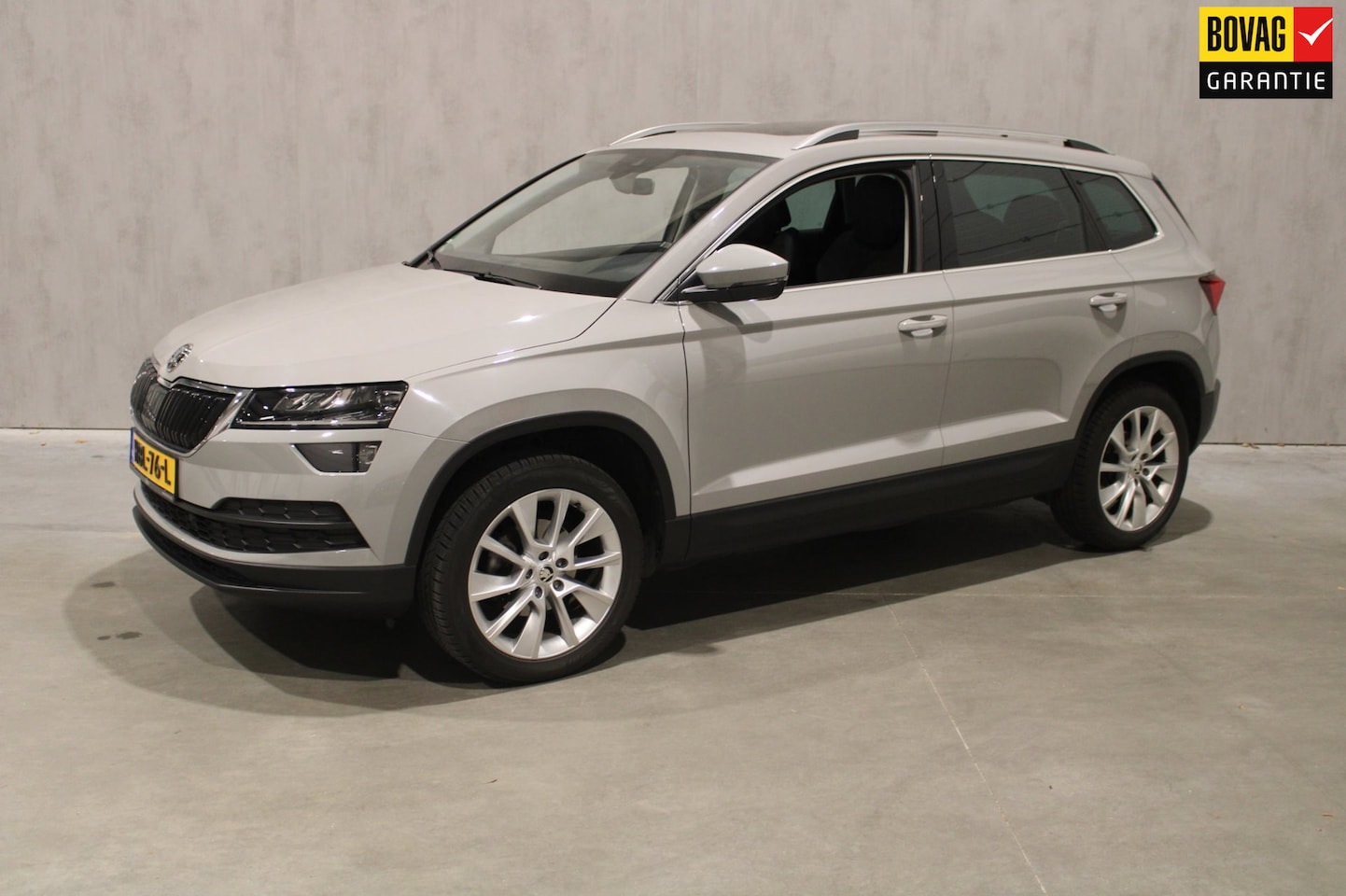 Skoda Karoq - 1.5 TSI ACT Sportline Business Pano/Camera/Trekhaak enz Prijs is rijklaar incl bovag - AutoWereld.nl