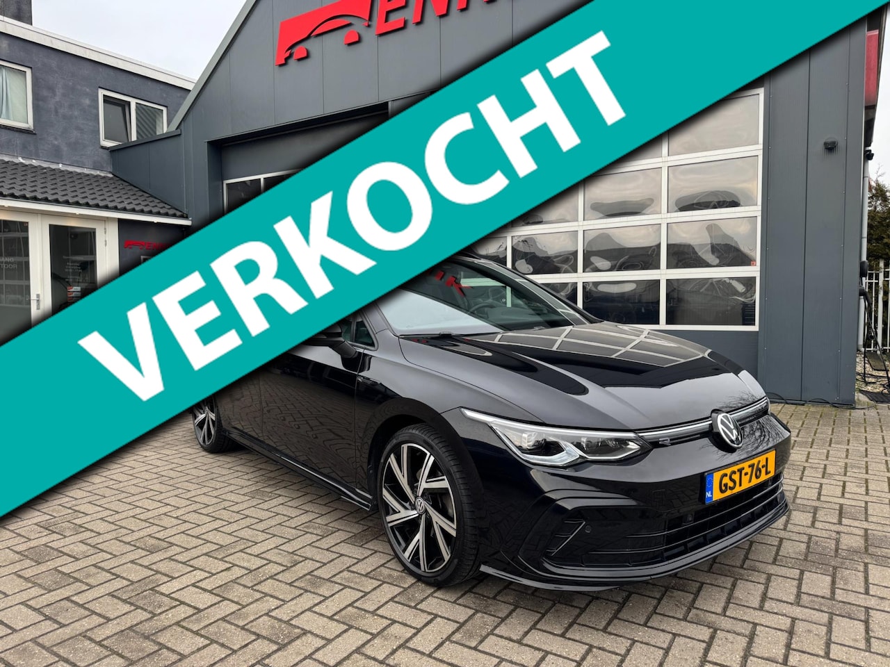 Volkswagen Golf Variant - 1.5 eTSI R-Line / Pano / H&K / IQ light / Trekhaak / Bomvol !!! . - AutoWereld.nl