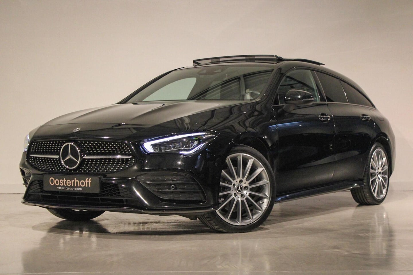 Mercedes-Benz CLA-klasse Shooting Brake - 250 e AMG-line|BURM|PANO - AutoWereld.nl