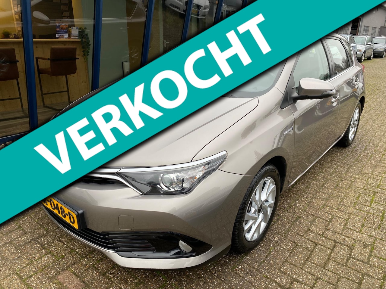 Toyota Auris - 1.8 Hybrid Aspiration NAVI / CAMERA - AutoWereld.nl