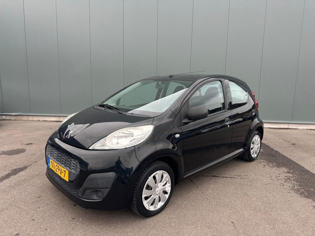 Peugeot 107 - 1.0 Access Accent AIRCO | NAP ! - AutoWereld.nl
