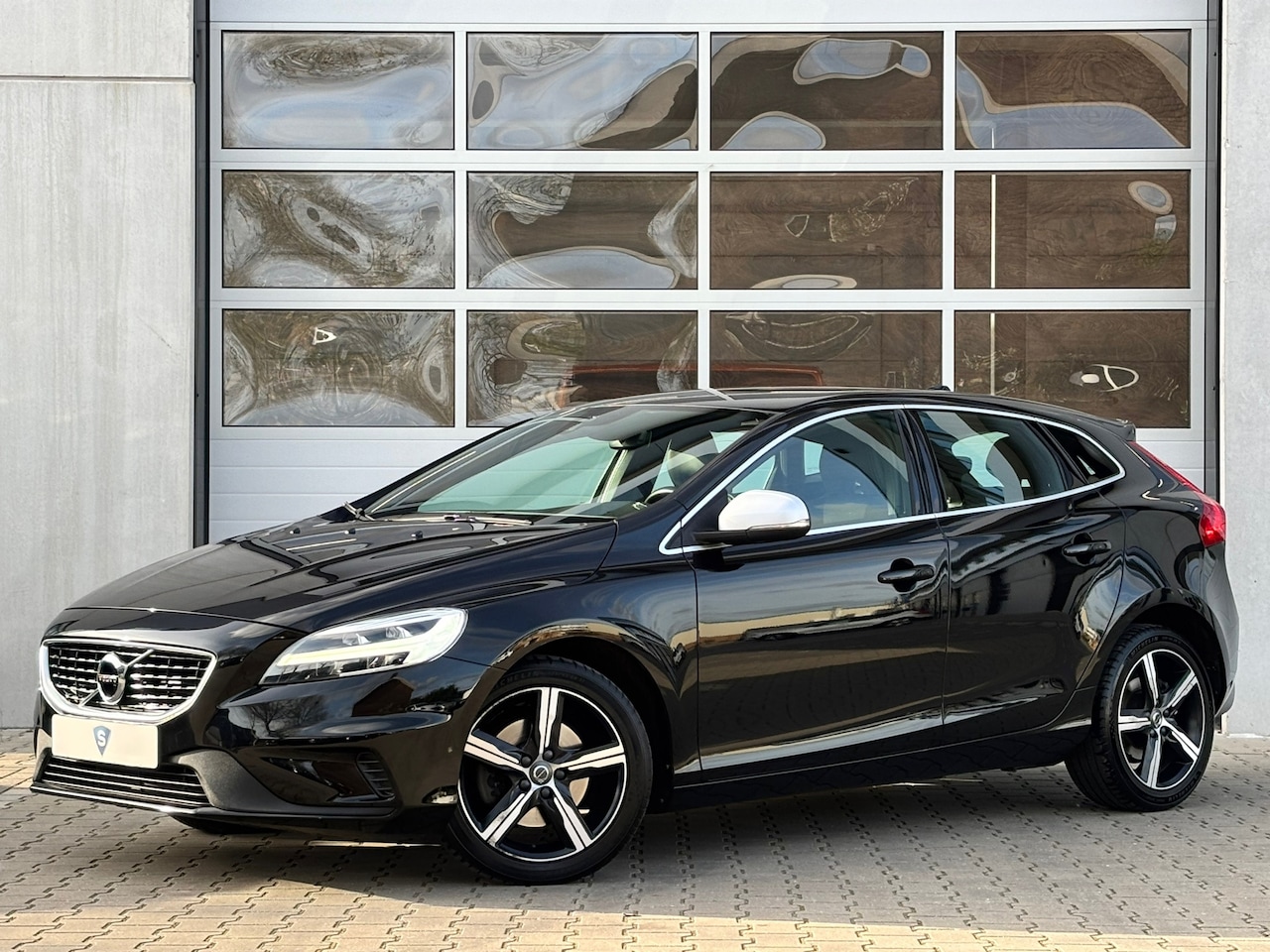 Volvo V40 - 2.0 T4 Business Sport 1ste eigenaar 103.000 km!! - AutoWereld.nl