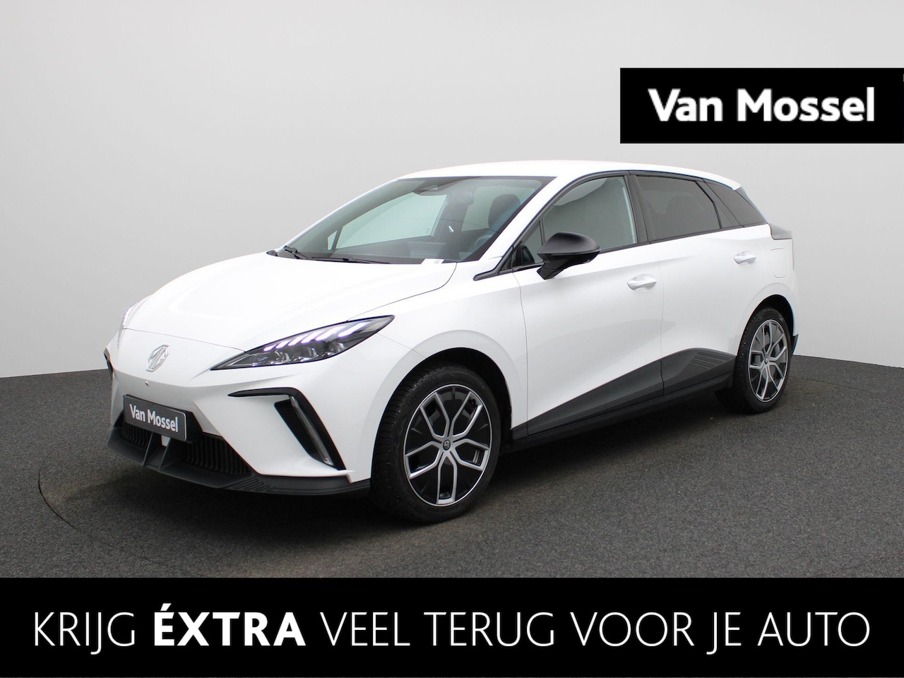 MG MG4 - 64 kWh Luxury | Half Leder | Elektrische Verstelbare Stoelen | 360 Graden Camera | Apple C - AutoWereld.nl