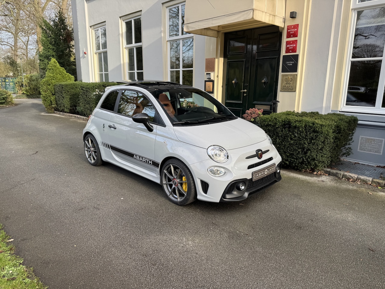 Abarth 595 - Abarth Competizione 70th Anniversary, Beats, Sabelt, Carbon, Sper - AutoWereld.nl