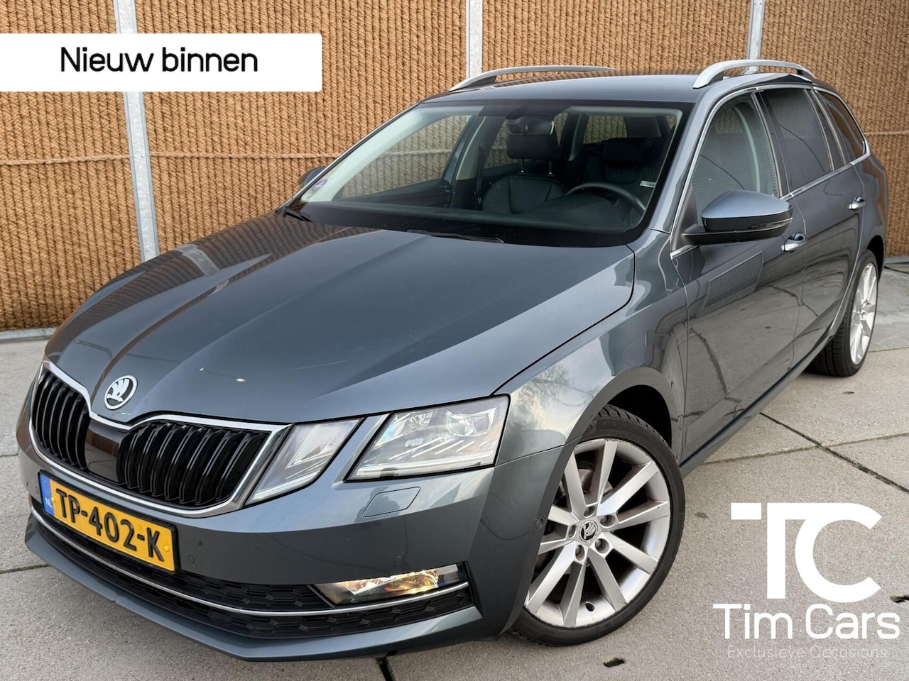Skoda Octavia Combi - 1.0 TSI Automaat | Leer | Stoelverwarming | Climate & cruise control | Apple CarPlay | Key - AutoWereld.nl