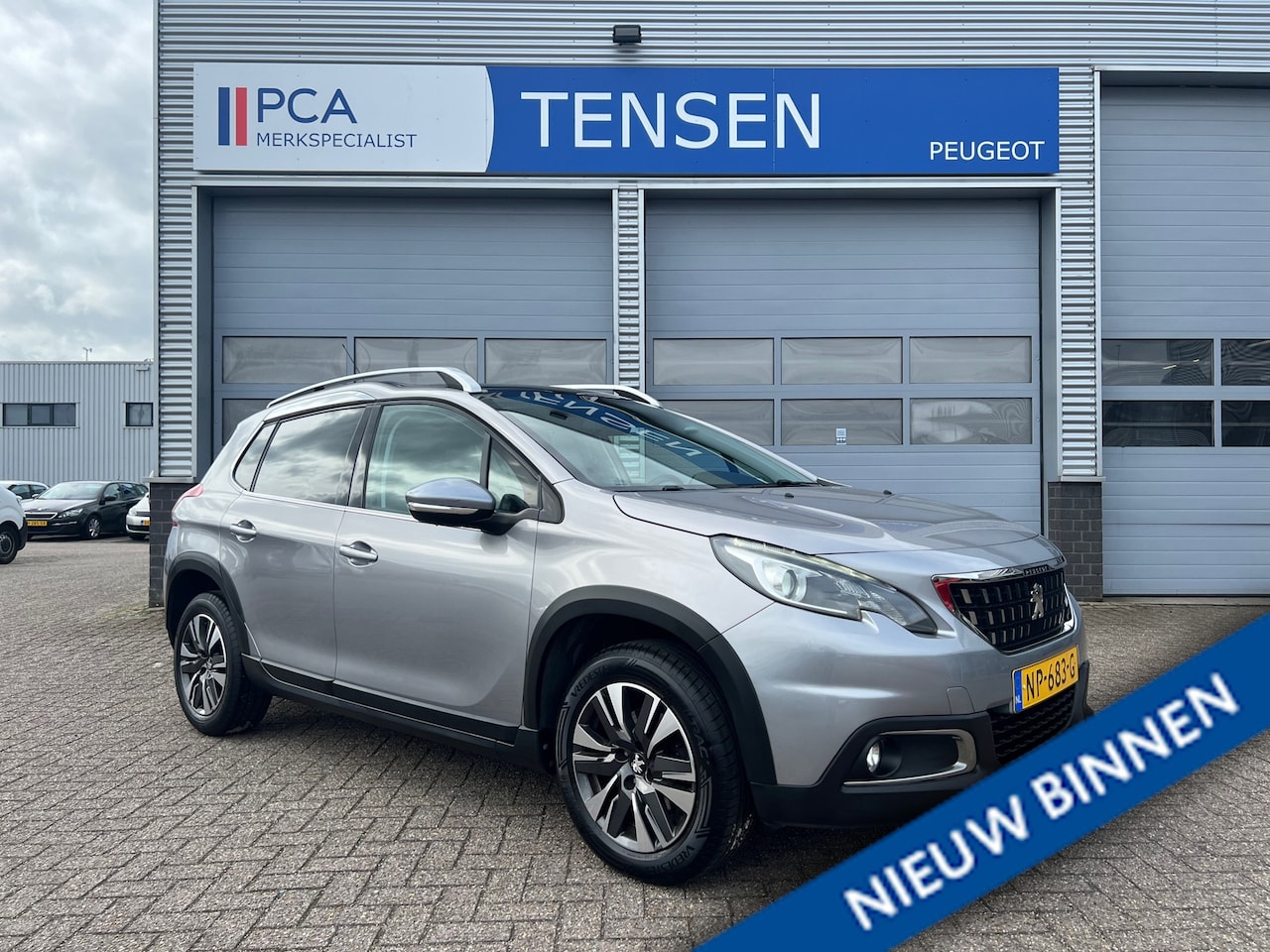 Peugeot 2008 - 1.2 110PK Allure | Navigatie | Panoramadak | Climate control | - AutoWereld.nl