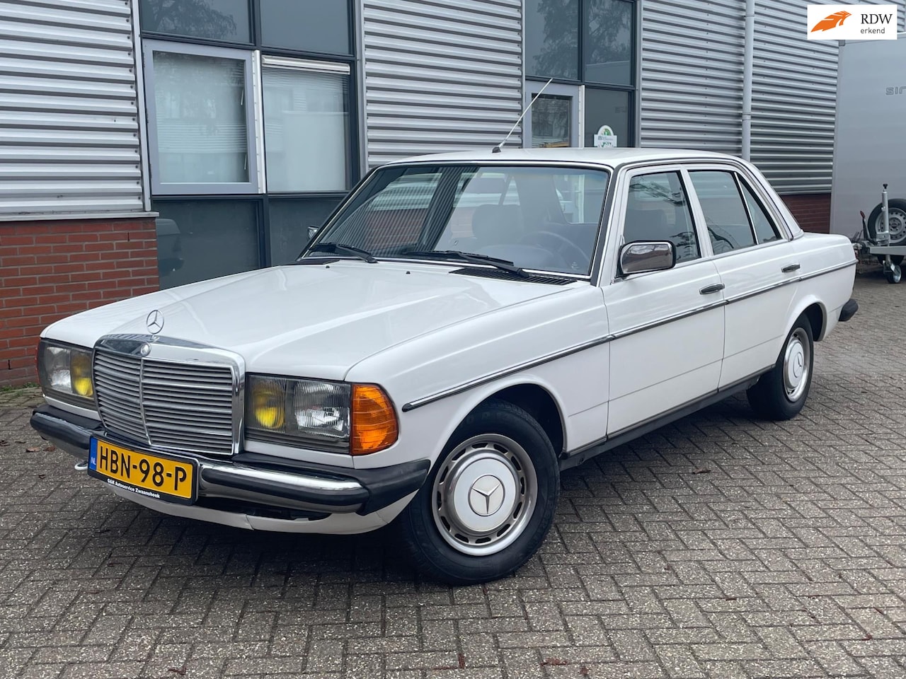 Mercedes-Benz 200-280 (W123) - 230E Airco Roestvrij belastingvrij - AutoWereld.nl