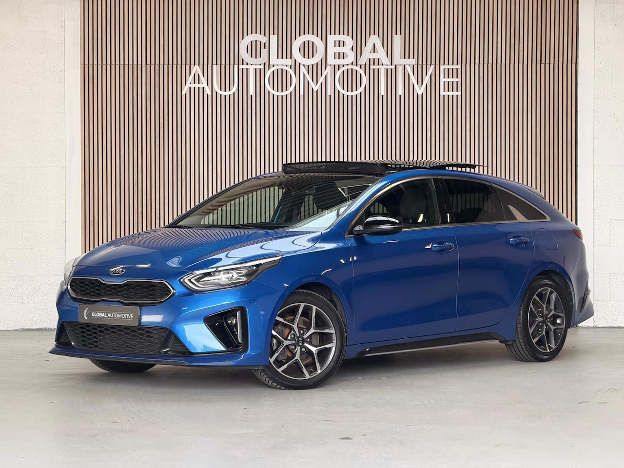 Kia Pro cee'd - 1.5 T-GDi GT Line Premium - Panoramadak - JBL - Camera - AutoWereld.nl