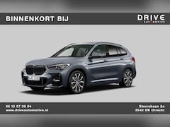 BMW X1 - xDrive25e Bus Ed Plus M-Sport |Pano|HUD|HiFi|Cam|Sfeer|19"|Storm Bay|