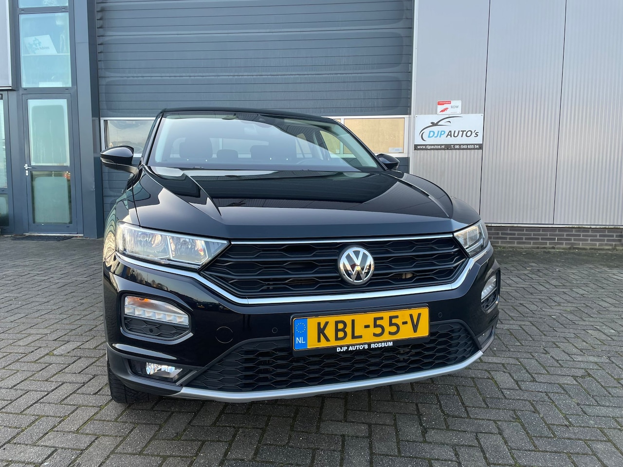 Volkswagen T-Roc - 1.5 TSI 150 PK! AUTOMAAT met o.a.  Airco / Stoelverwarming / Navigatie / Trekhaak Etc! - AutoWereld.nl