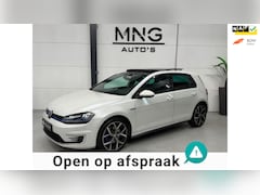 Volkswagen Golf - 1.4 TSI GTE|PANO|KEYLESS|Trekh|