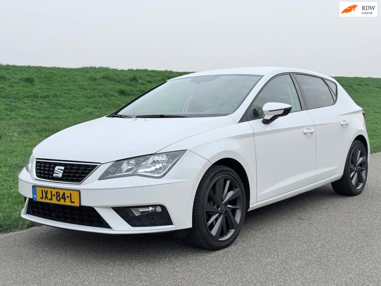 SEAT Leon - 1.2 TSI Style | Carplay | PDC | Climate Control - AutoWereld.nl