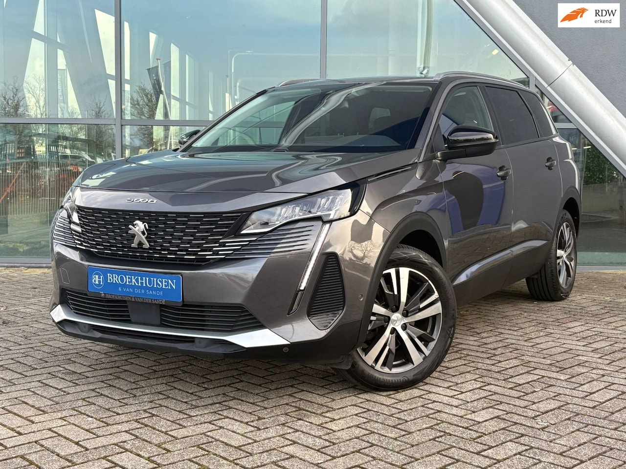 Peugeot 5008 - 1.2 PureTech Allure 7 Pers Pack Business 131pk Automaat / Camera / Navigatie - AutoWereld.nl
