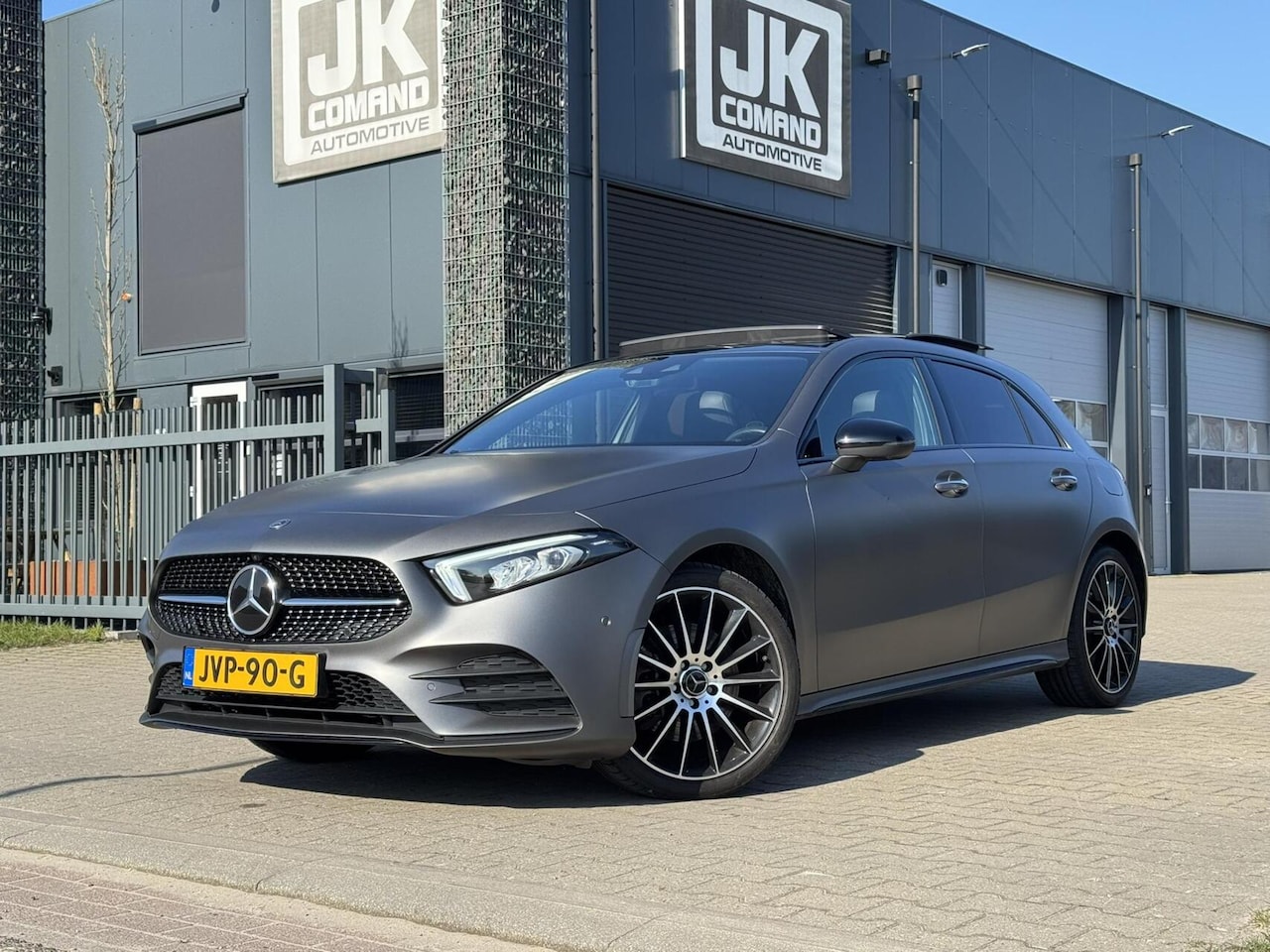 Mercedes-Benz A-klasse - 250 e AMG|Magno Grijs|Pano|360°camera|Burmester®|Sfeerverlichting|Distronic Etc - AutoWereld.nl