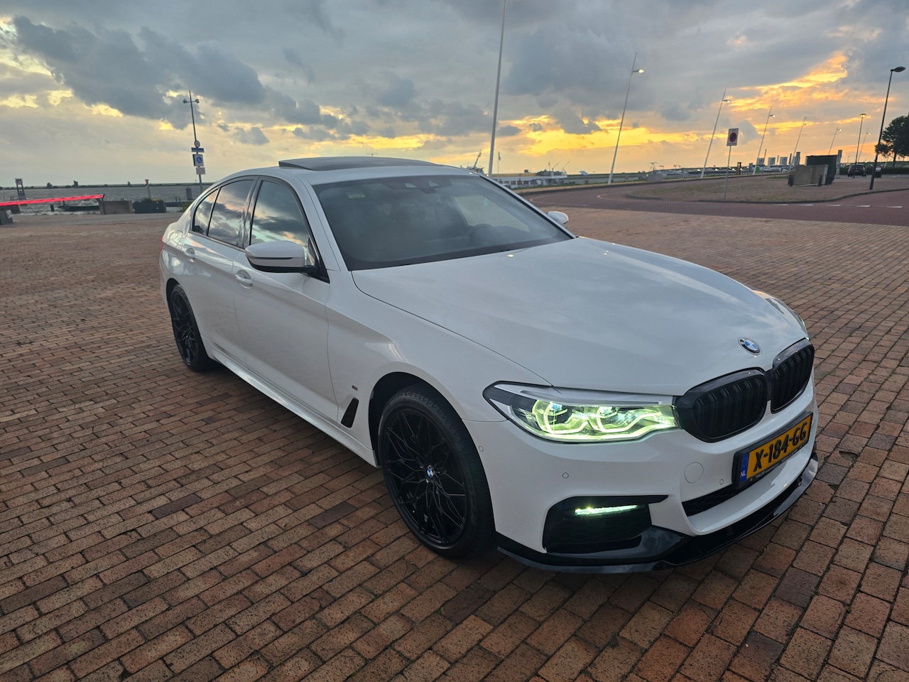 BMW 5-serie - 530e iPerformance High Executive - AutoWereld.nl