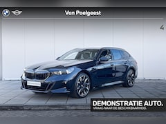 BMW 5-serie Touring - 530e xDrive M-Sport Pro / Glazendak / 21inch / Driving assistant prof / Trekhaak / Carbon