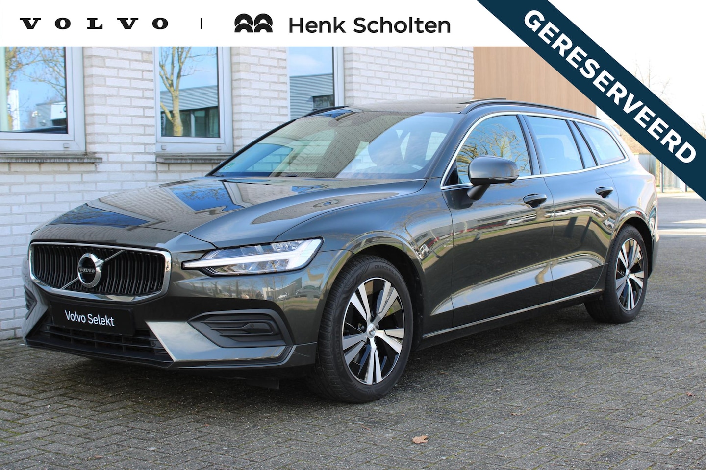 Volvo V60 - B4 Automaat Momentum Business | Elektrisch glazen panorama-dak | Lederen bekleding | Voors - AutoWereld.nl